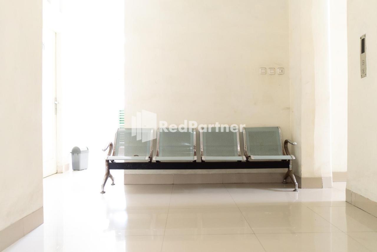 Wisma Aini Syariah Mitra Reddoorz Bandar Lampung Exterior foto